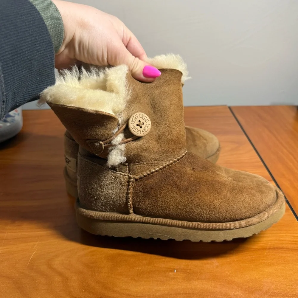 UGG kids bailey